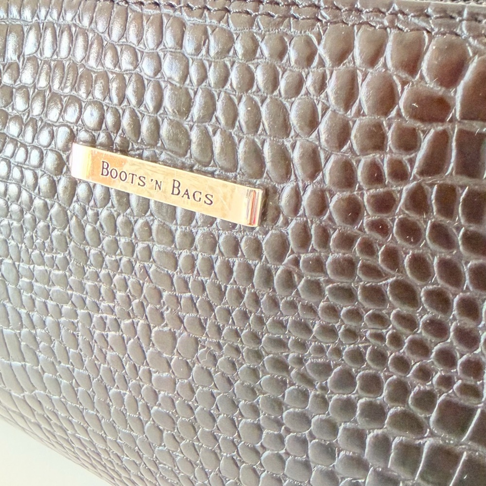 Made in Colombia Black Croc-Embossed Shoulder Bag - Women - Picture 4 of 8